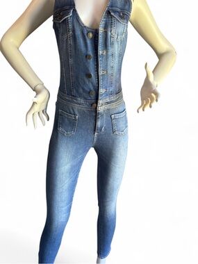 GUESS Denim Jumpsuit-fitted button front piece-Y2K vintage wash